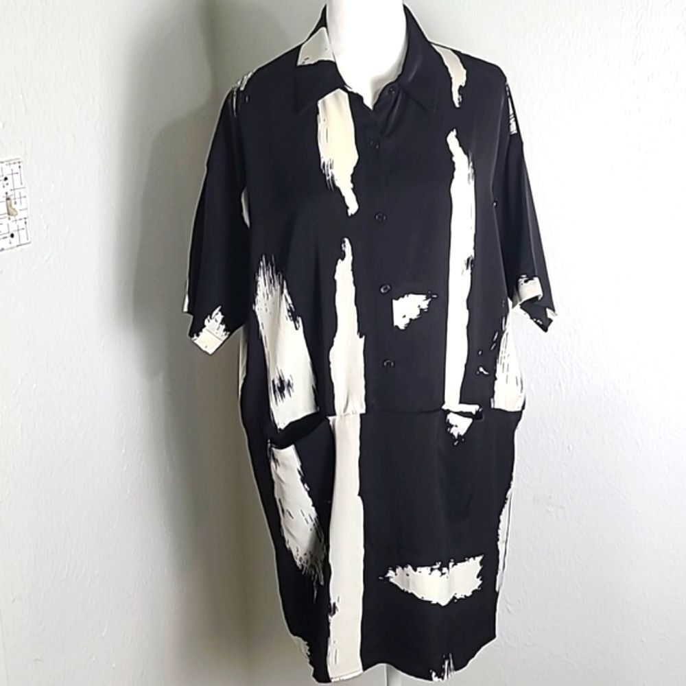 VICI Black & White Mini-dress with Big Pockets on the Front, Size Small
